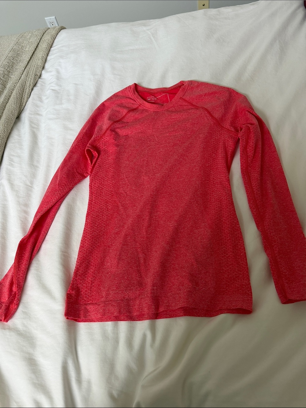 Figs women’s coral Long Sleeve Tee